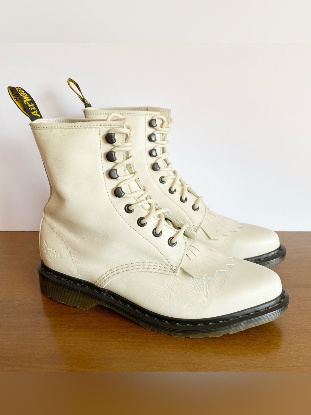 Vintage Dr. Martens Bonnie Boots Womens Size US 9 White Leather Pointed Toe